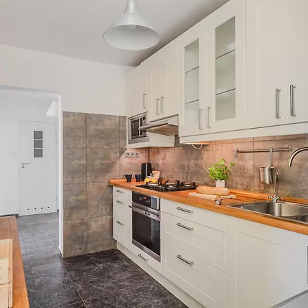 Apartment Shortstaypoland Bohaterewicza B69 *
