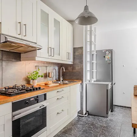 Апартаменты Shortstaypoland Bohaterewicza B69 Варшава